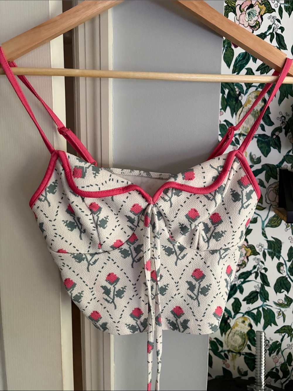Floral Knit Rose Print Cropped Cami with Pink Trim